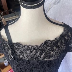 Vintage Heidi Weisel New York Black Lace Top. Size Small.